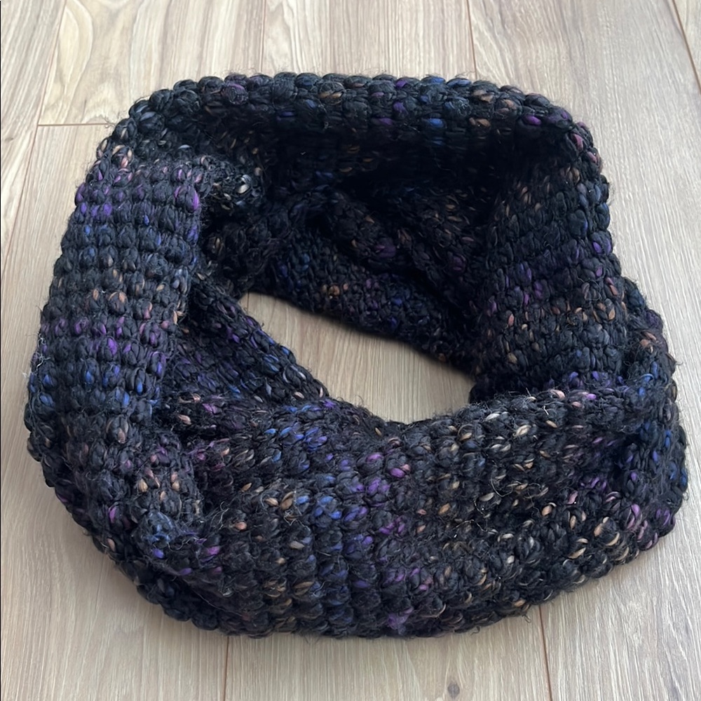 Roots scarf